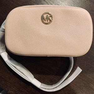 New with tag Michael Kors purse